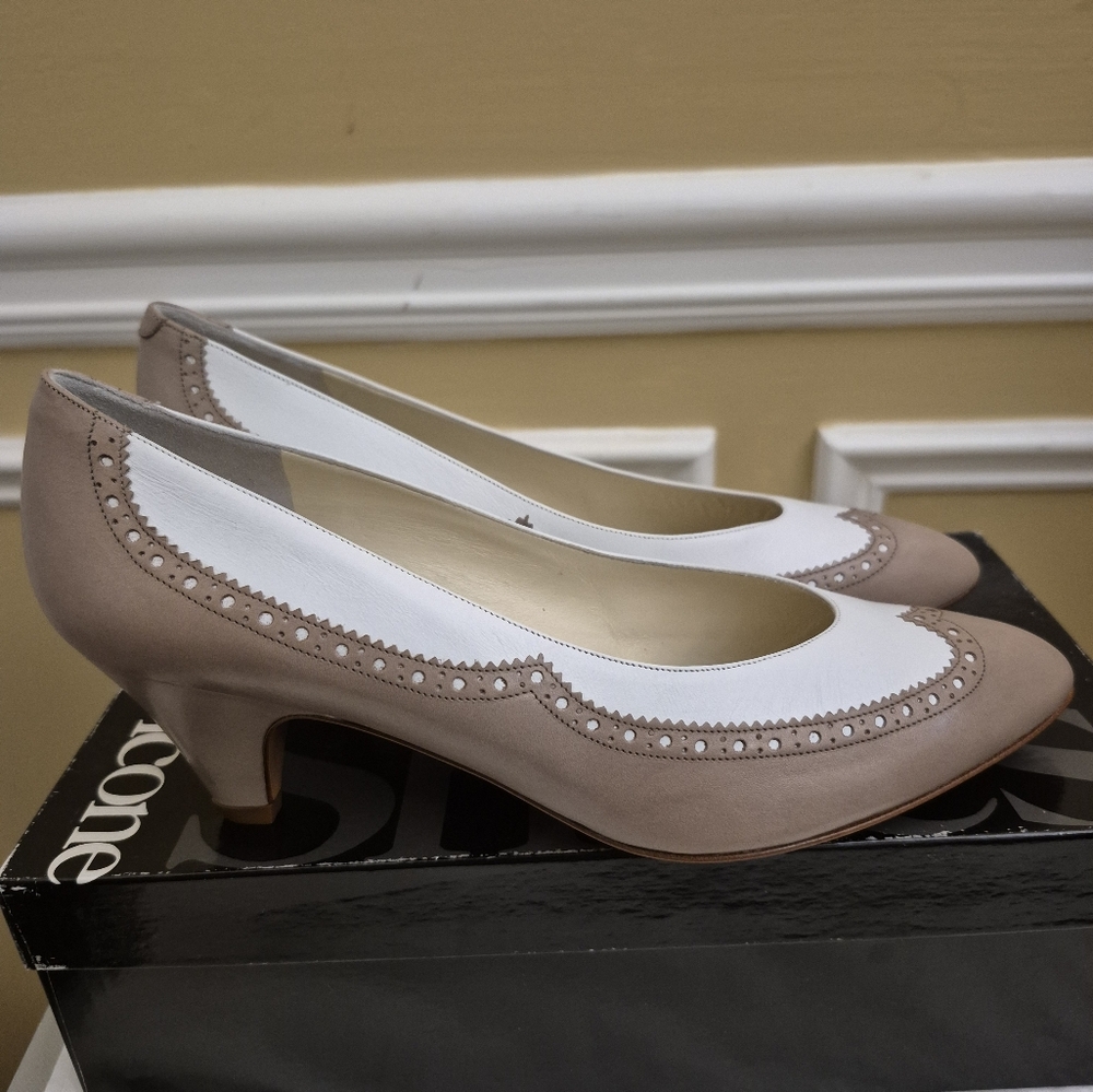 Evan Picone Two Tone Taupe And White Leather Pumps Size 8.5 - Picture 5 of 14